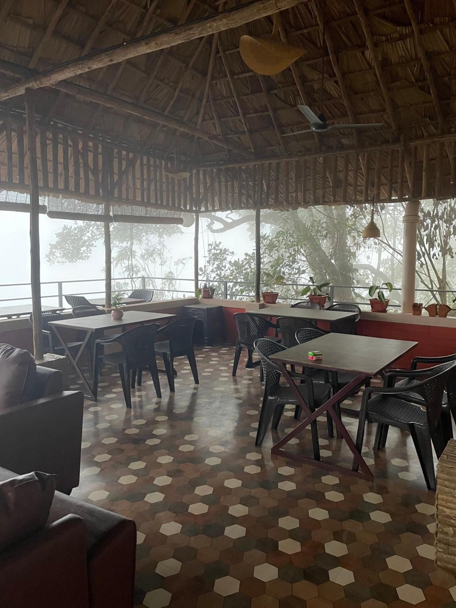 Sunset Valley Kerala Pool Resort - Serene Natural Forest Cottage Stay In Idukki With Sunrise & Sunset Panoramas, Natural Streams & Tranquil Summer Evenings Pīrmed Exteriör bild