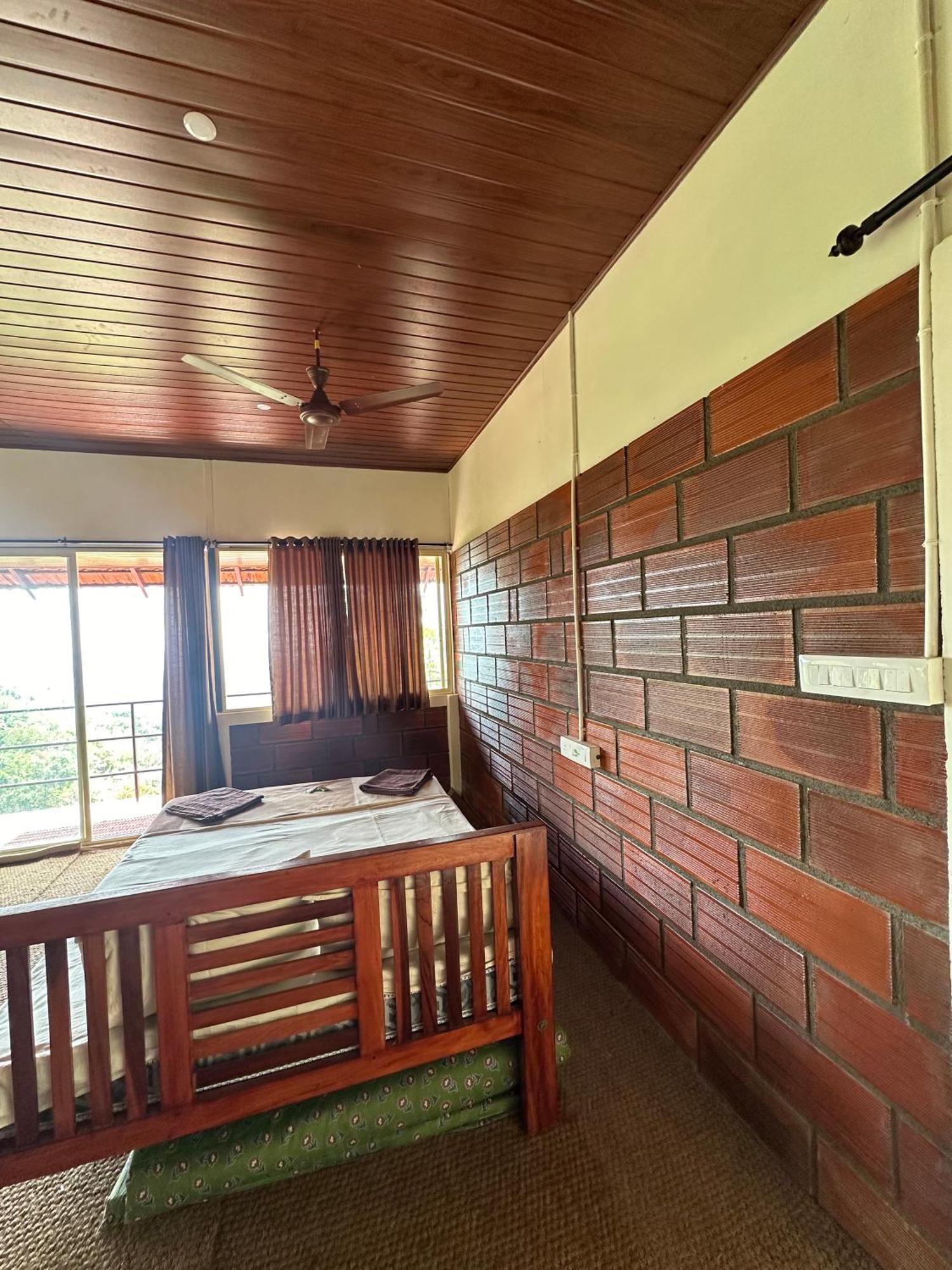 Sunset Valley Kerala Pool Resort - Serene Natural Forest Cottage Stay In Idukki With Sunrise & Sunset Panoramas, Natural Streams & Tranquil Summer Evenings Pīrmed Exteriör bild