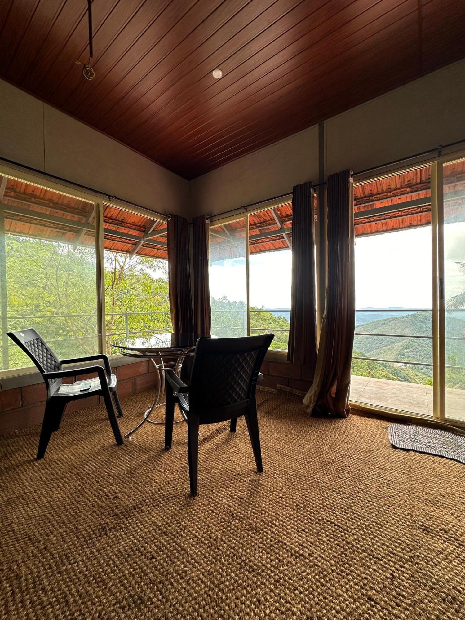 Sunset Valley Kerala Pool Resort - Serene Natural Forest Cottage Stay In Idukki With Sunrise & Sunset Panoramas, Natural Streams & Tranquil Summer Evenings Pīrmed Exteriör bild