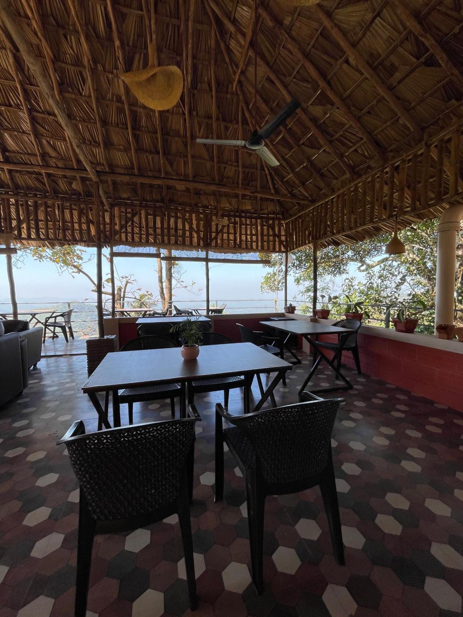 Sunset Valley Kerala Pool Resort - Serene Natural Forest Cottage Stay In Idukki With Sunrise & Sunset Panoramas, Natural Streams & Tranquil Summer Evenings Pīrmed Exteriör bild