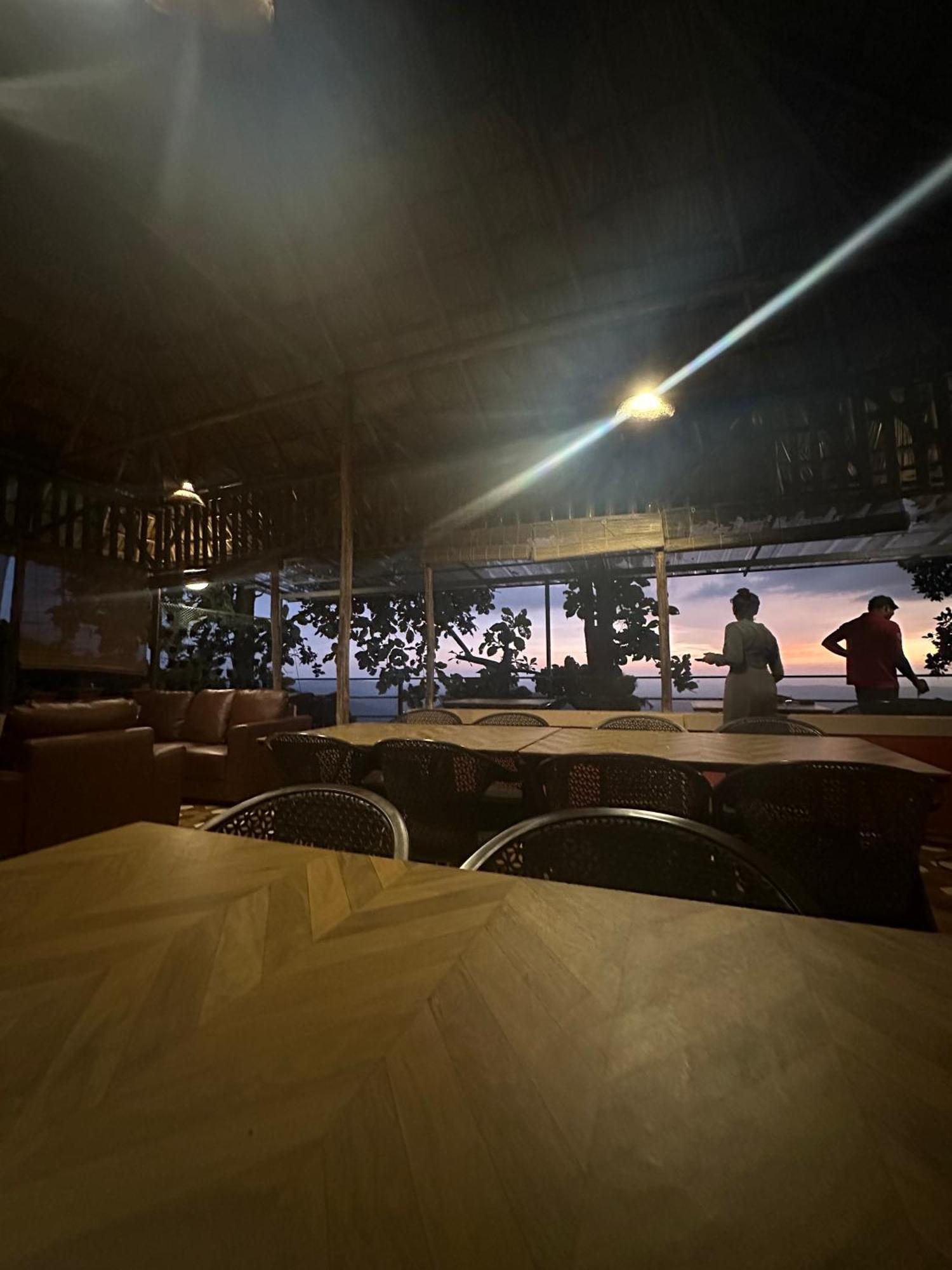 Sunset Valley Kerala Pool Resort - Serene Natural Forest Cottage Stay In Idukki With Sunrise & Sunset Panoramas, Natural Streams & Tranquil Summer Evenings Pīrmed Exteriör bild