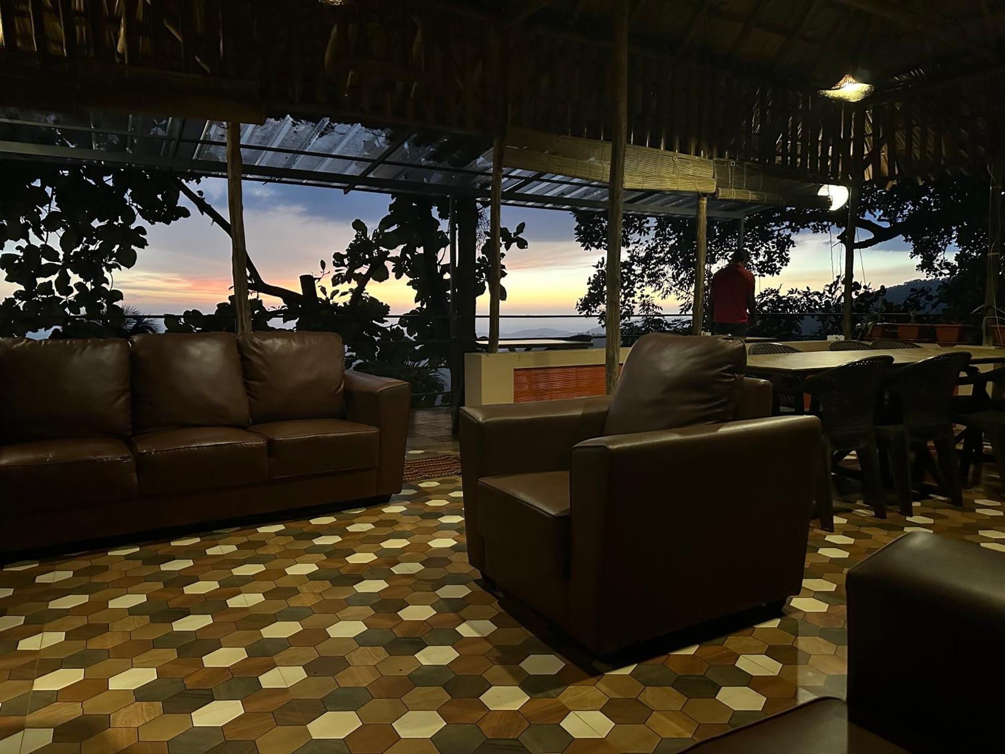 Sunset Valley Kerala Pool Resort - Serene Natural Forest Cottage Stay In Idukki With Sunrise & Sunset Panoramas, Natural Streams & Tranquil Summer Evenings Pīrmed Exteriör bild