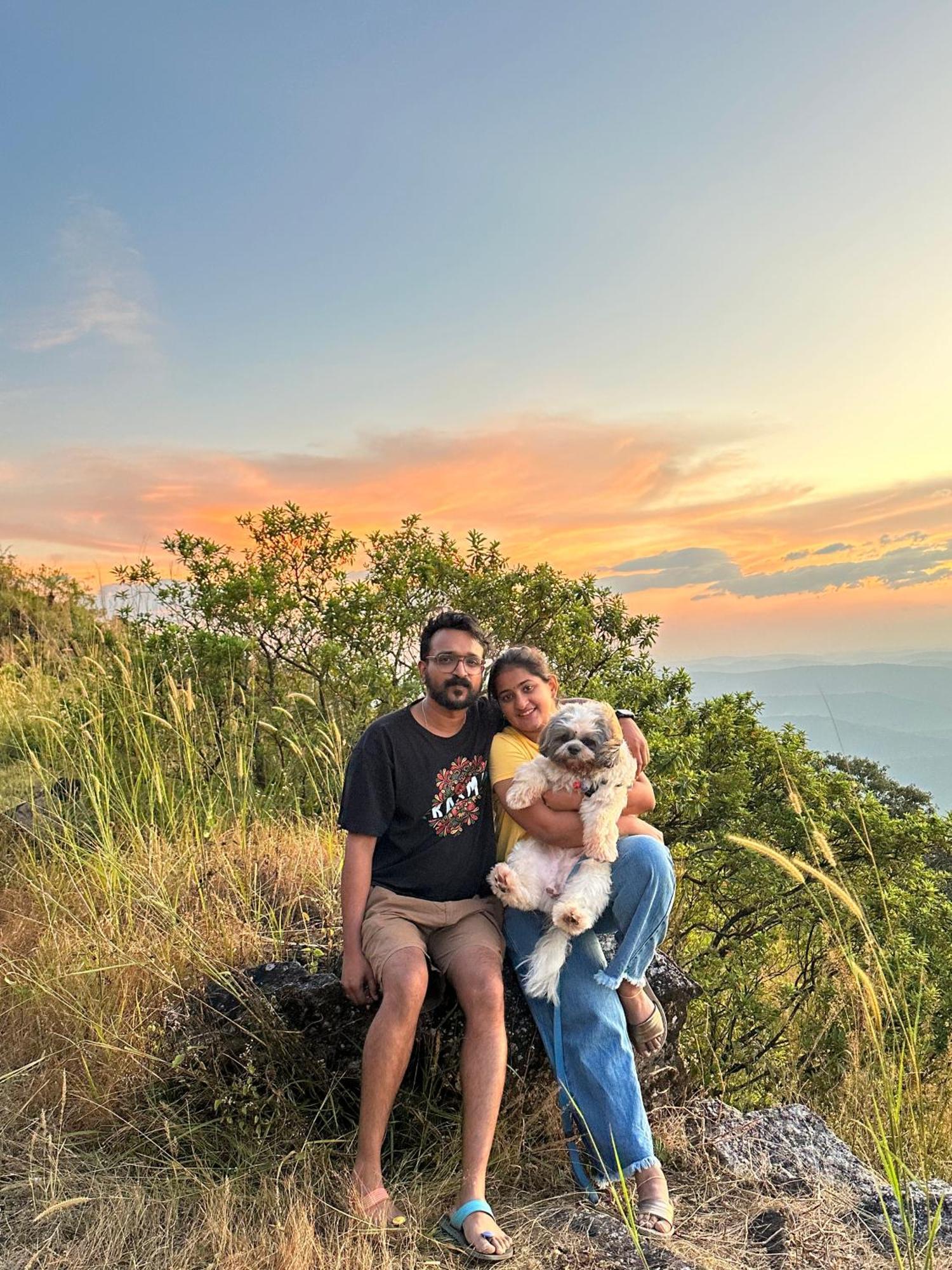 Sunset Valley Kerala Pool Resort - Serene Natural Forest Cottage Stay In Idukki With Sunrise & Sunset Panoramas, Natural Streams & Tranquil Summer Evenings Pīrmed Exteriör bild