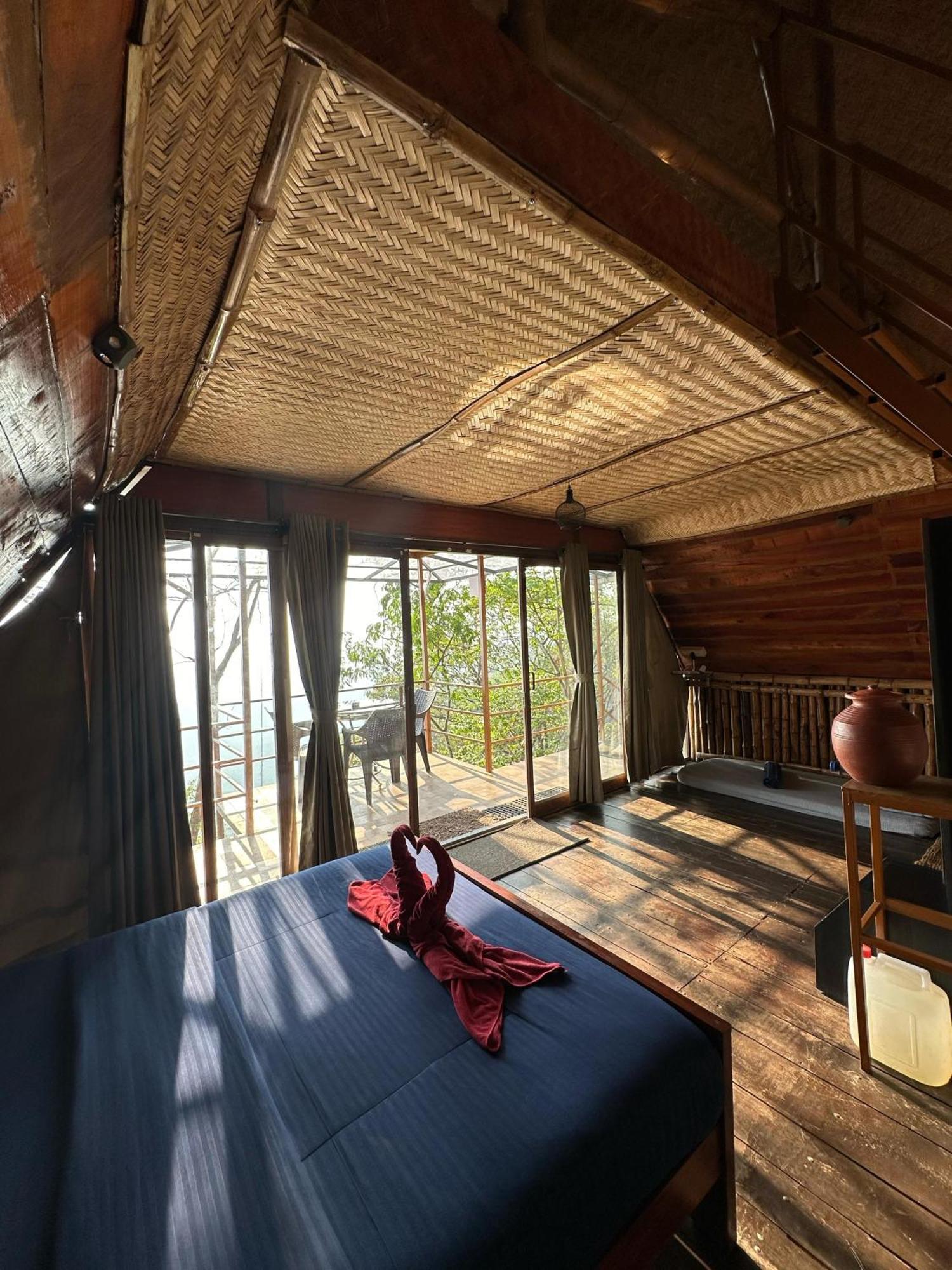 Sunset Valley Kerala Pool Resort - Serene Natural Forest Cottage Stay In Idukki With Sunrise & Sunset Panoramas, Natural Streams & Tranquil Summer Evenings Pīrmed Exteriör bild