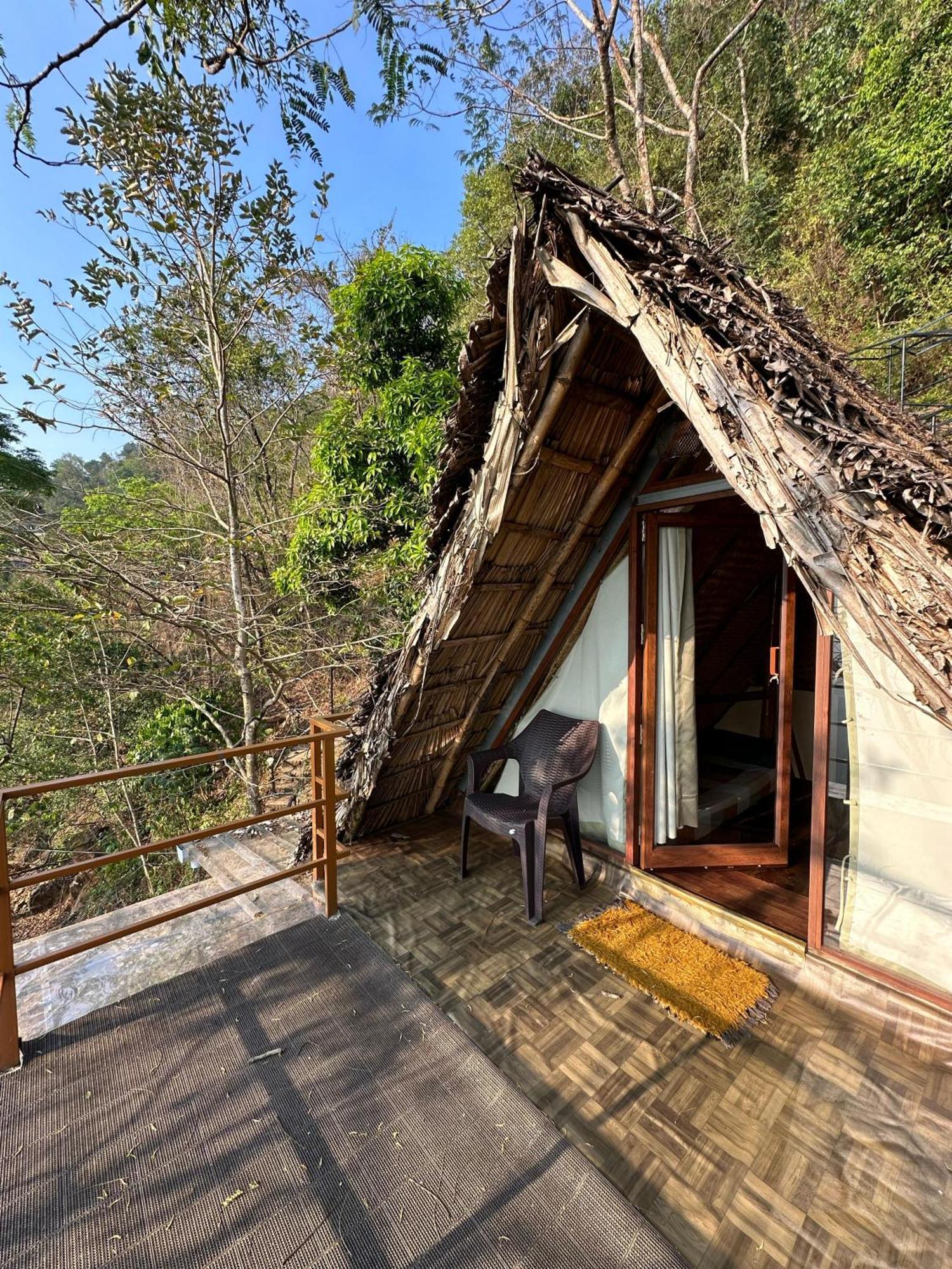 Sunset Valley Kerala Pool Resort - Serene Natural Forest Cottage Stay In Idukki With Sunrise & Sunset Panoramas, Natural Streams & Tranquil Summer Evenings Pīrmed Exteriör bild