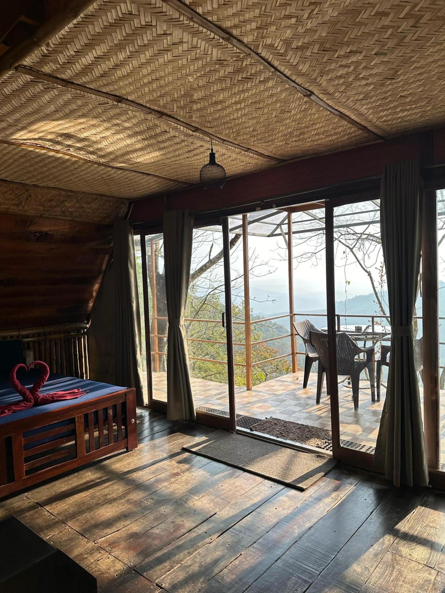 Sunset Valley Kerala Pool Resort - Serene Natural Forest Cottage Stay In Idukki With Sunrise & Sunset Panoramas, Natural Streams & Tranquil Summer Evenings Pīrmed Exteriör bild