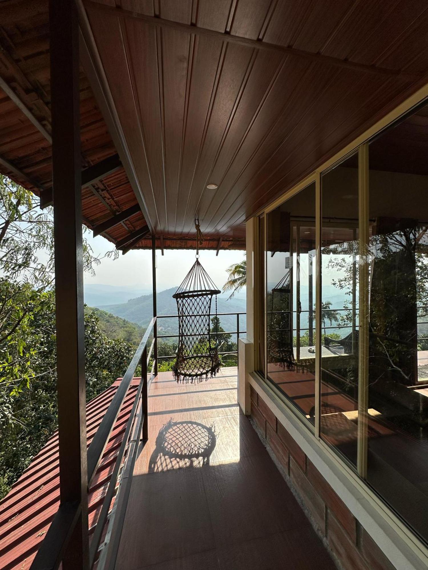 Sunset Valley Kerala Pool Resort - Serene Natural Forest Cottage Stay In Idukki With Sunrise & Sunset Panoramas, Natural Streams & Tranquil Summer Evenings Pīrmed Exteriör bild