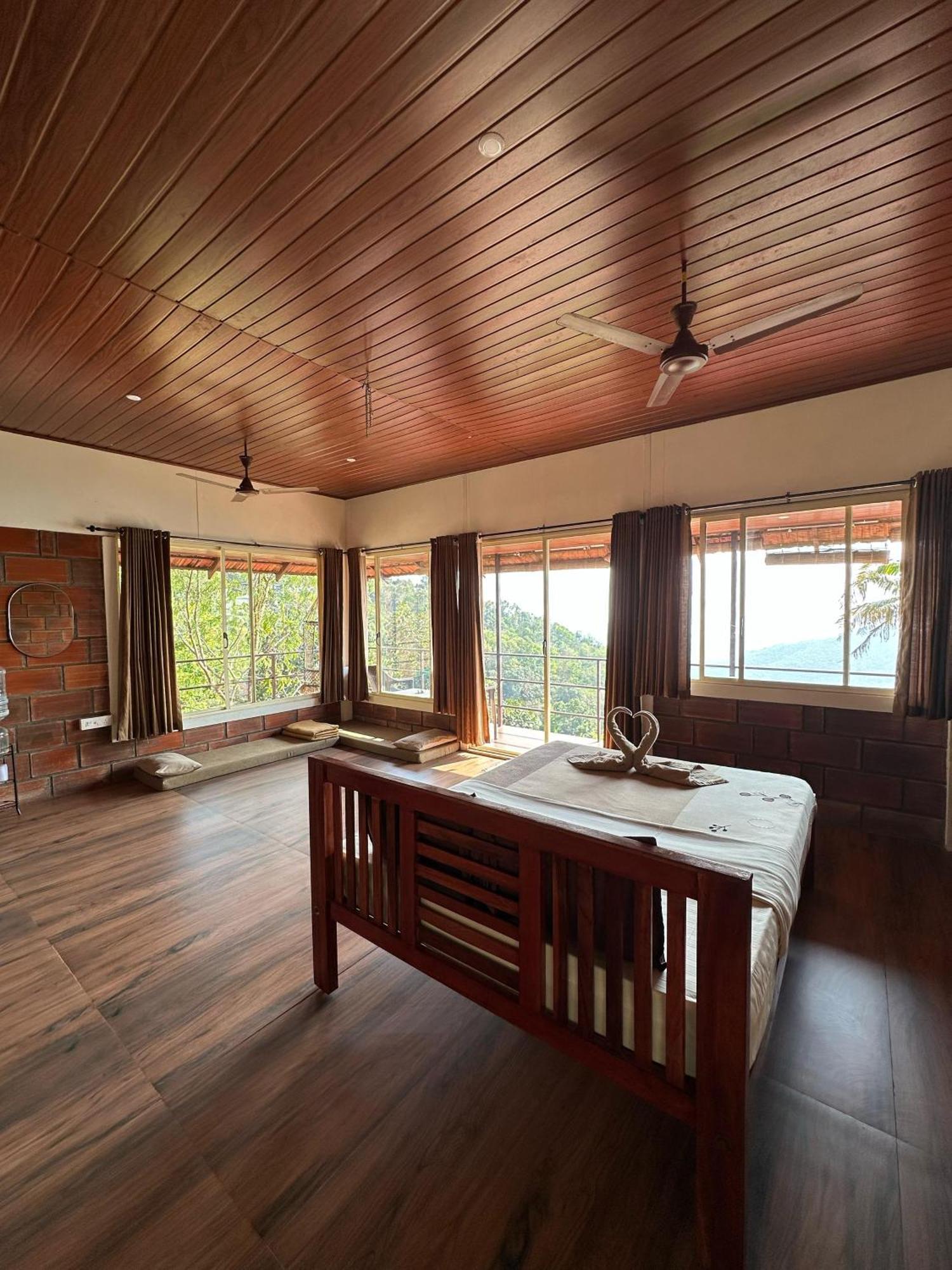 Sunset Valley Kerala Pool Resort - Serene Natural Forest Cottage Stay In Idukki With Sunrise & Sunset Panoramas, Natural Streams & Tranquil Summer Evenings Pīrmed Exteriör bild