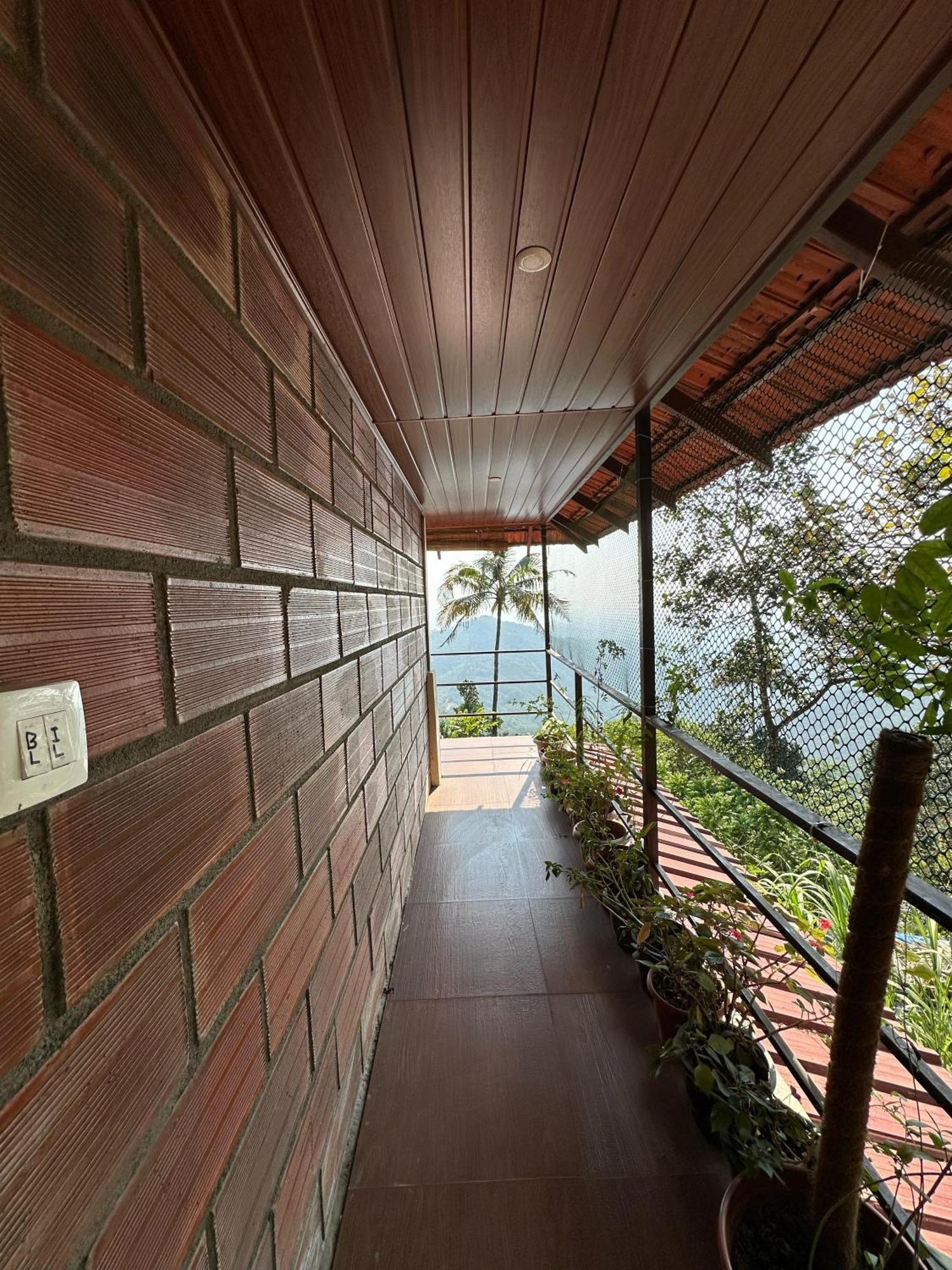 Sunset Valley Kerala Pool Resort - Serene Natural Forest Cottage Stay In Idukki With Sunrise & Sunset Panoramas, Natural Streams & Tranquil Summer Evenings Pīrmed Exteriör bild